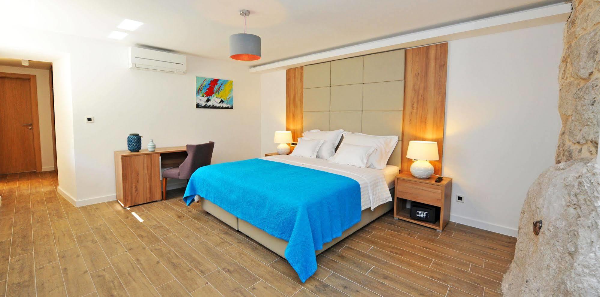 Ibella Boutique Rooms Split Extérieur photo